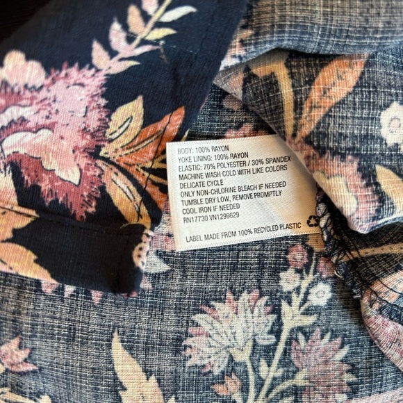 Knox Rose Sz Small Navy Smocked Floral Blouse Half Sleeve Top Boho Peasant Shirt - Picture 5 of 7